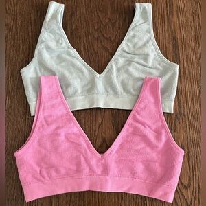 BAMBOO 2 Bras! Seamless Plunge,Set of 2, NWOT! 🩷🩵